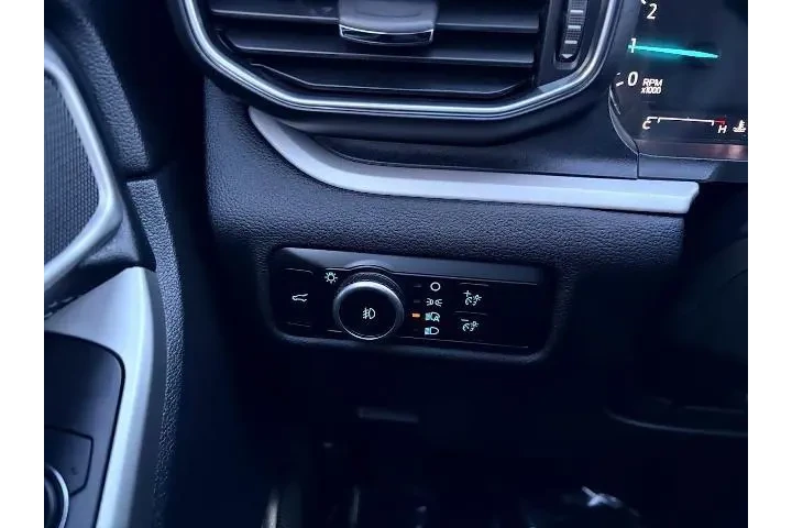 $34989 : Ford Explorer 2023 AWD XLT 4 image 8