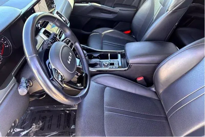 $26977 : Kia Sorento 2022 AWD SX 4dr image 8