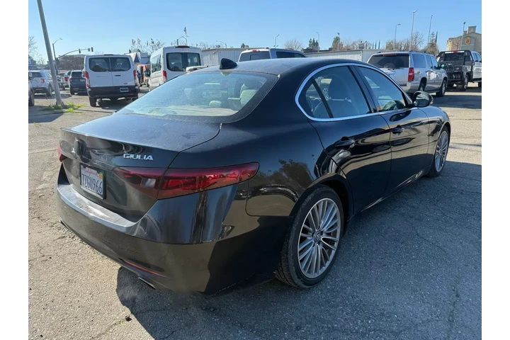 $14000 : Alfa Romeo Giulia 2017 Ti 4d image 5