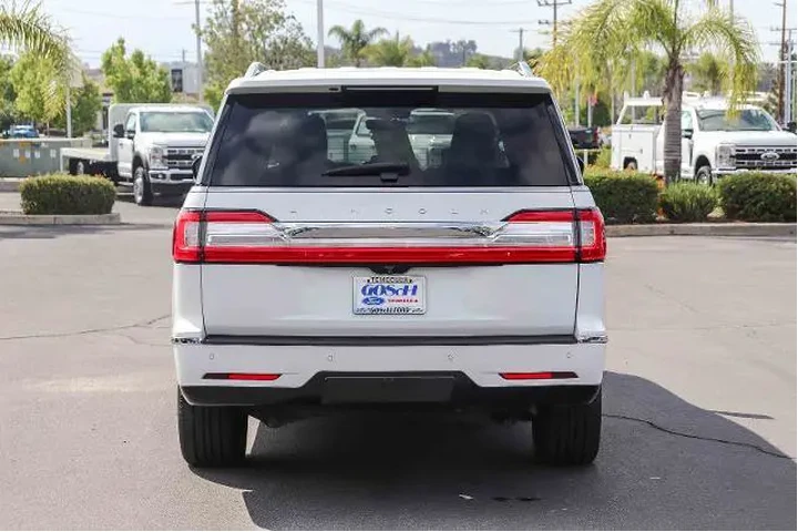 $37995 : Lincoln Navigator L 2020 4x4 image 5