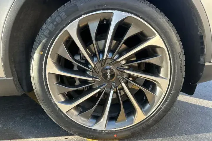 $32995 : Lincoln Aviator 2021 AWD Res image 10