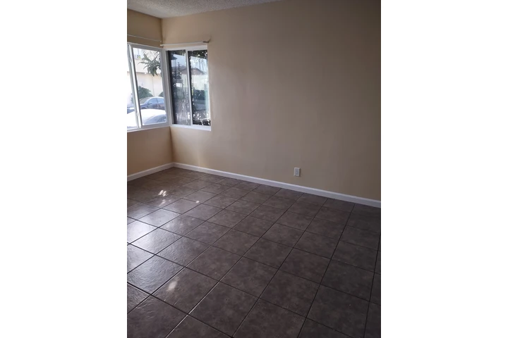 $1700 : Apartment image 6