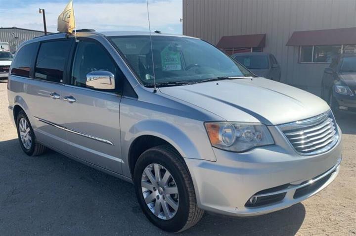 $6997 : Chrysler Town and Country Tou image 1