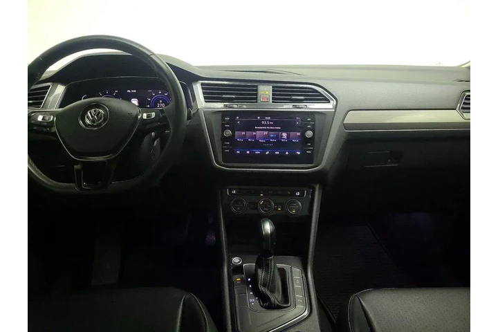 $17998 : Volkswagen Tiguan 2021 SE 4d image 9