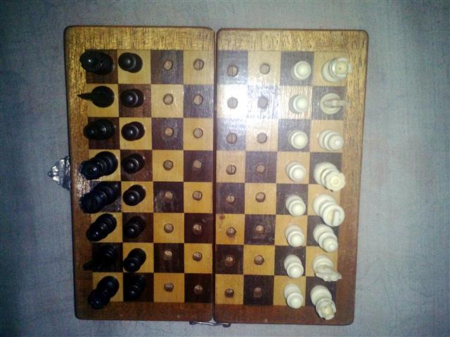 I am selling an old Chess Set image 1