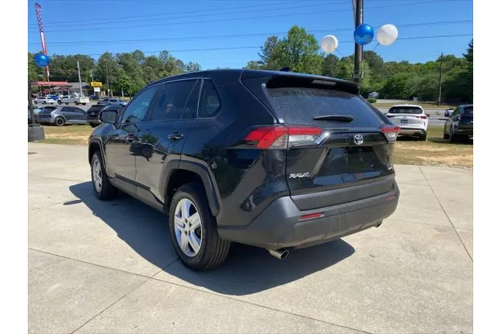 $29820 : Toyota RAV4 2025 AWD LE 4dr image 4