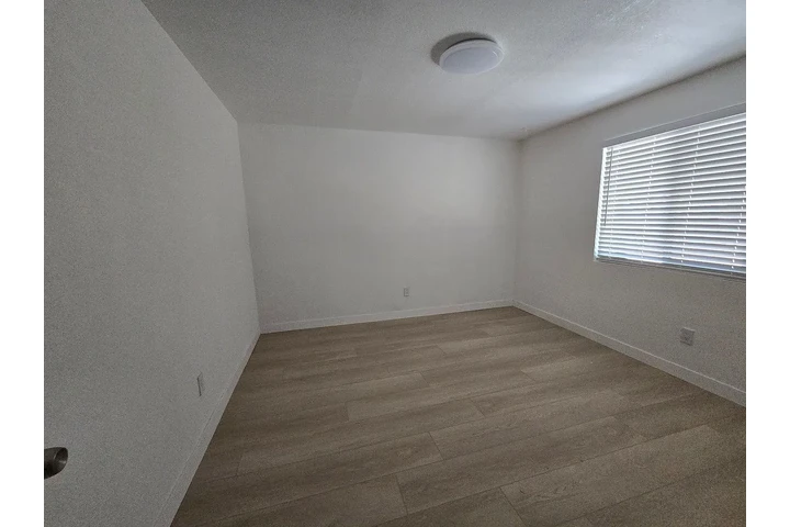 $800 : Newly remodeled single story! image 4