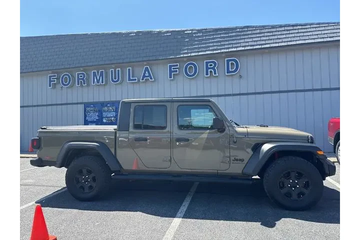 $28999 : Jeep Gladiator 2020 4x4 Spor image 2