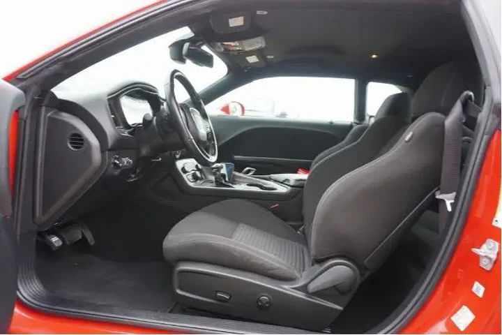 $27688 : Dodge Challenger 2021 GT 2dr image 7