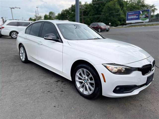 $16900 : 2017 BMW 3 SERIES2017 BMW 3 S image 3