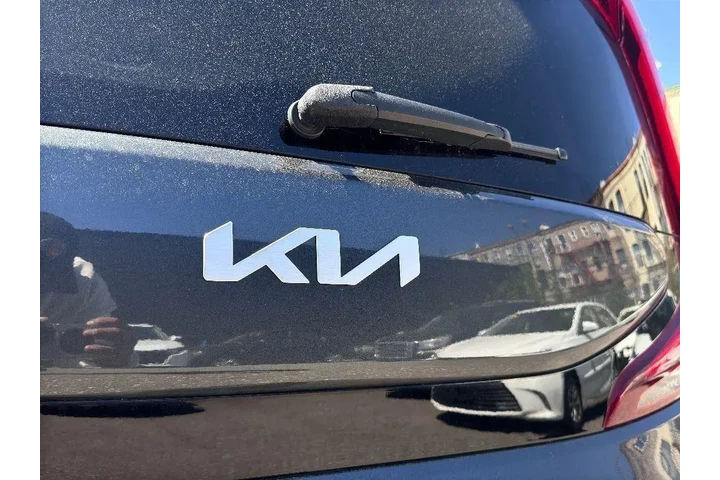 $13595 : Kia Soul 2022 S 4dr Crossove image 8