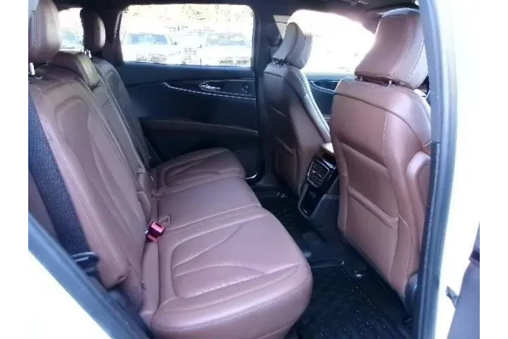 $34629 : Lincoln Nautilus 2021 AWD Re image 4