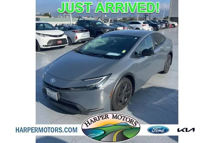 $27995 : Toyota Prius 2024 LE 4dr Hat image 1