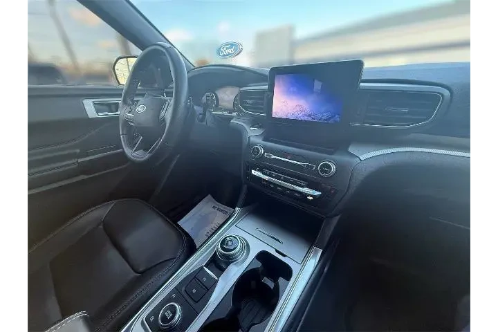 $22988 : Ford Explorer 2020 AWD XLT 4 image 2