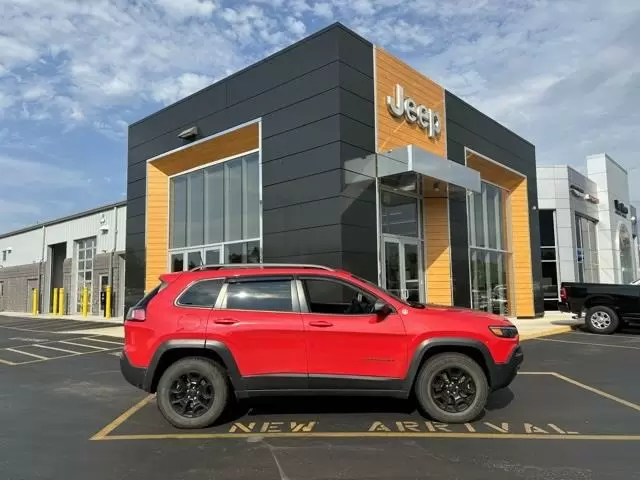 $22660 : Pre-Owned 2019 Cherokee Trail image 1