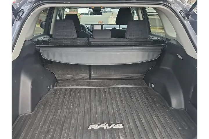 $20500 : Toyota RAV4 2020 LE 4dr SUV image 9