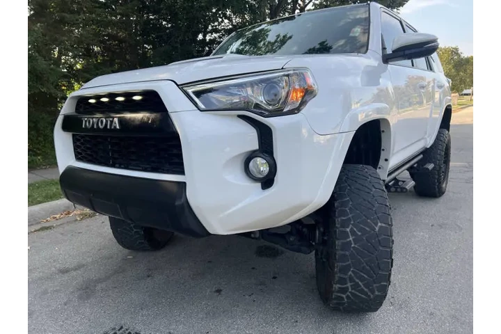 $29997 : 2019 4Runner TRD Off-Road Pre image 1