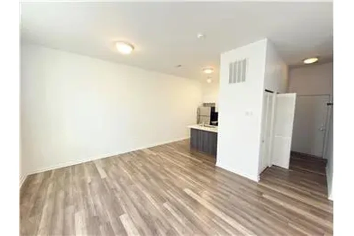 $3250 : Rental property with 3 bedro image 7