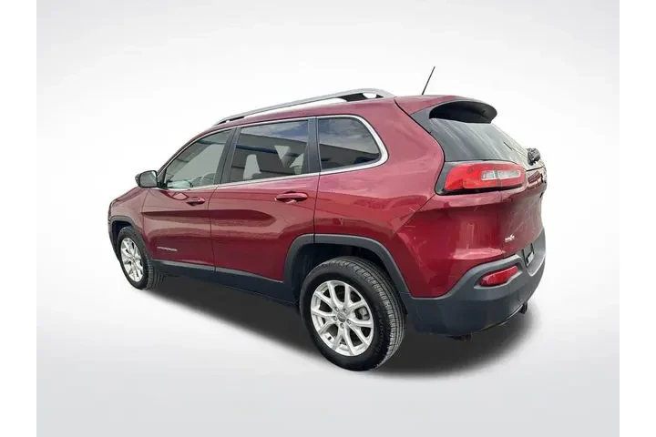 $8799 : Pre-Owned 2015 Cherokee Latit image 3