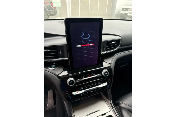 $26722 : Ford Explorer 2021 AWD ST 4d image 2