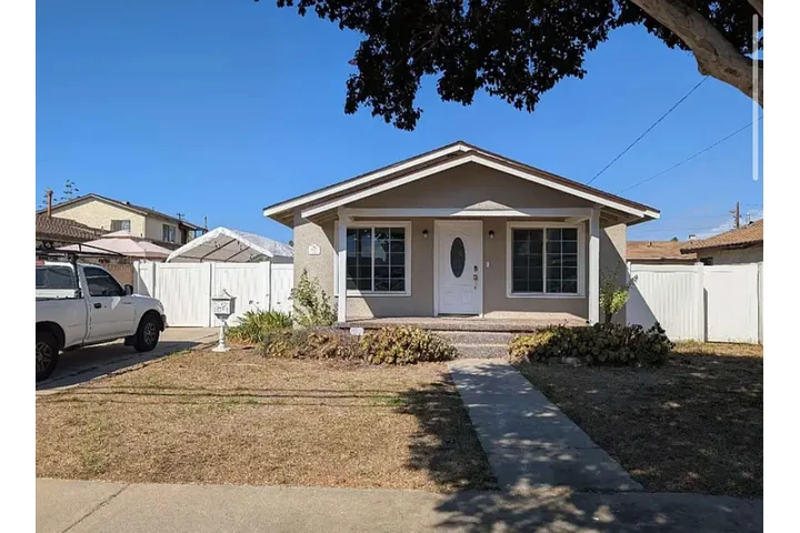 $2700 : Beautiful Bright with natural image 1