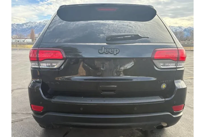 $18900 : 2022 Grand Cherokee WK Laredo image 9