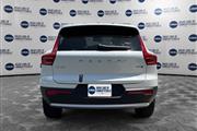 $51975 : PRE-OWNED 2024 VOLVO XC40 B5 thumbnail