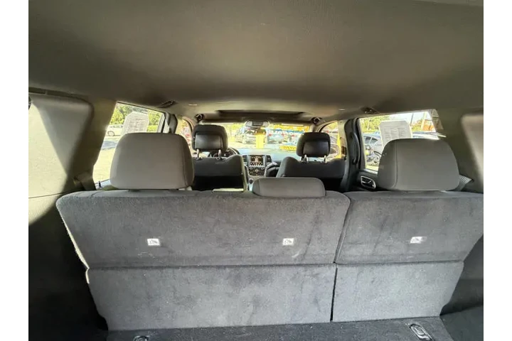 2016 Grand Cherokee Laredo image 10