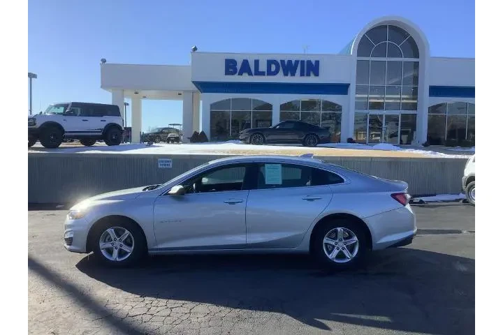 $17300 : Chevrolet Malibu 2022 LT 4dr image 4