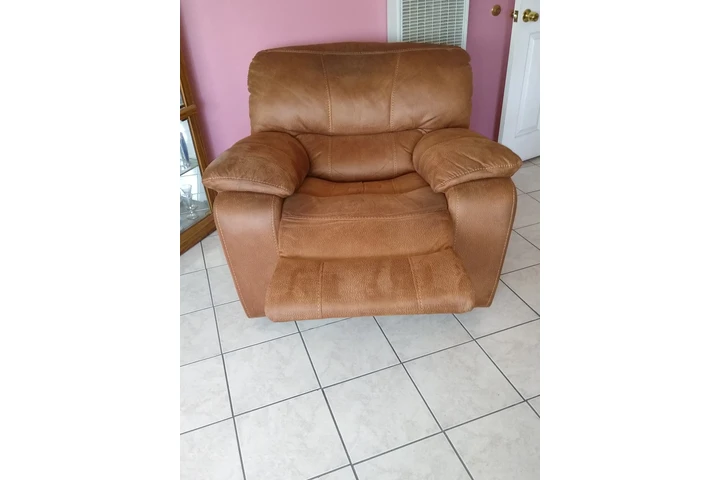 $220 : Reclinable de PIEL$ Negociable image 1