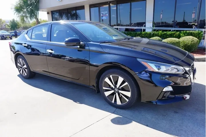 $18288 : Nissan Altima 2019 2.5 SV 4d image 1