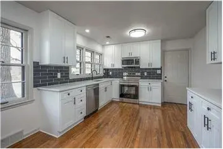 $1150 : Rental property with 2 bedro image 10