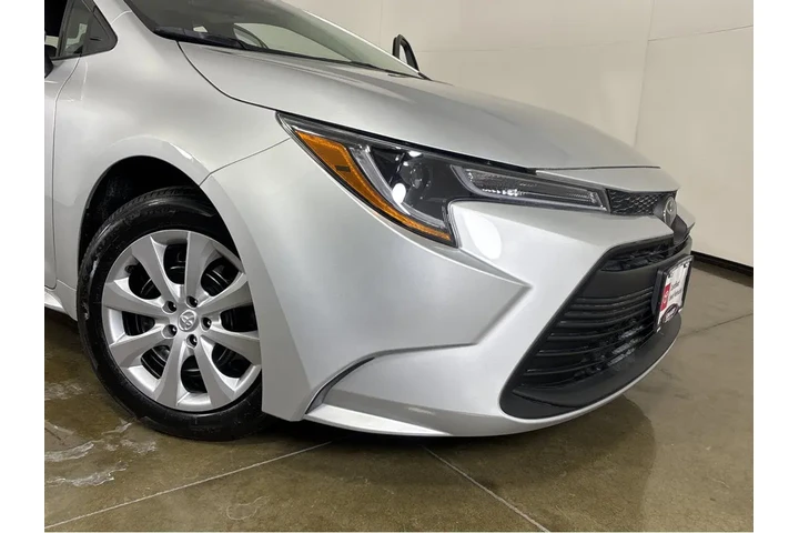 $23997 : Gold Certified2025 Corolla LE image 6