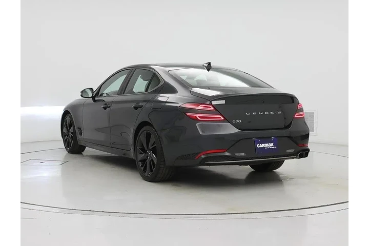 $32998 : Genesis G70 2023 AWD 2.0T 4d image 2