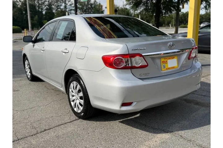 2013 Corolla LE image 4
