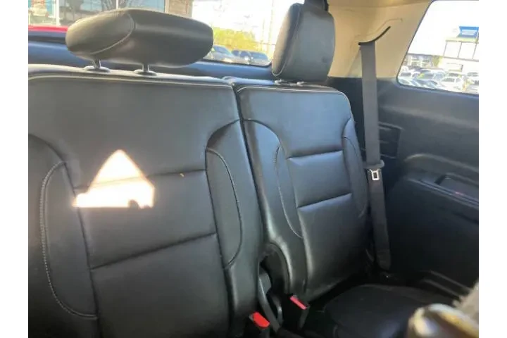 2017 GMC Acadia Denali image 10