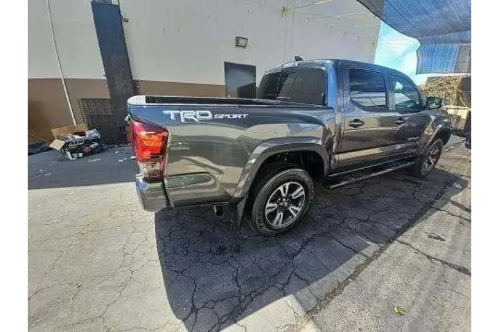 $33777 : Toyota Tacoma 2019 4x2 TRD O image 2