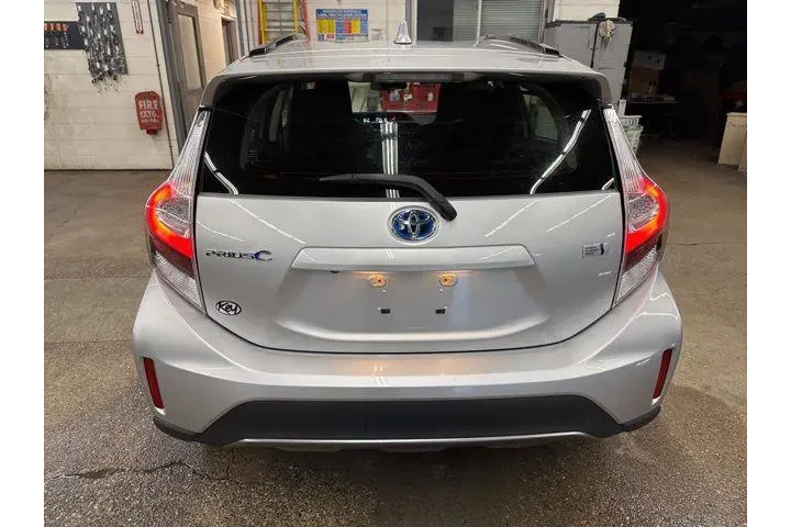 $16999 : Toyota Prius c 2018 One 4dr image 5