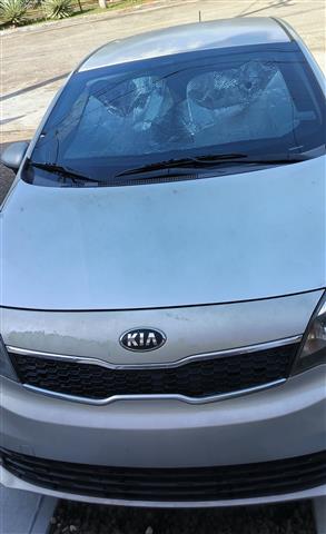 $7500 : Kia Rio 2017 (semi full) image 9