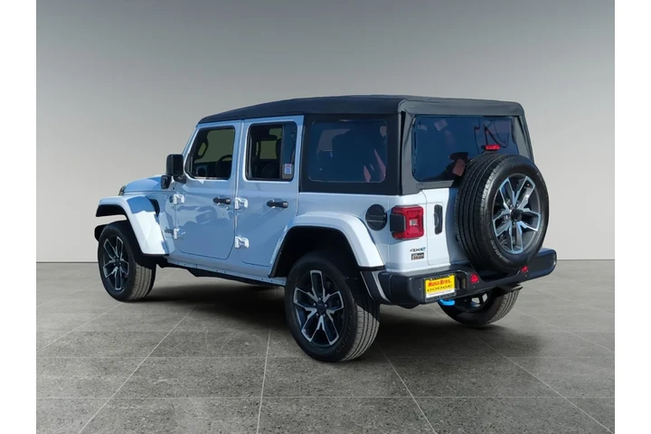 $33500 : Jeep Wrangler 2024 4x4 Willy image 3