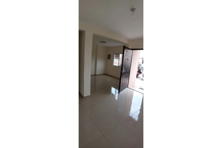 $360 : Casa en renta en Durán City image 6