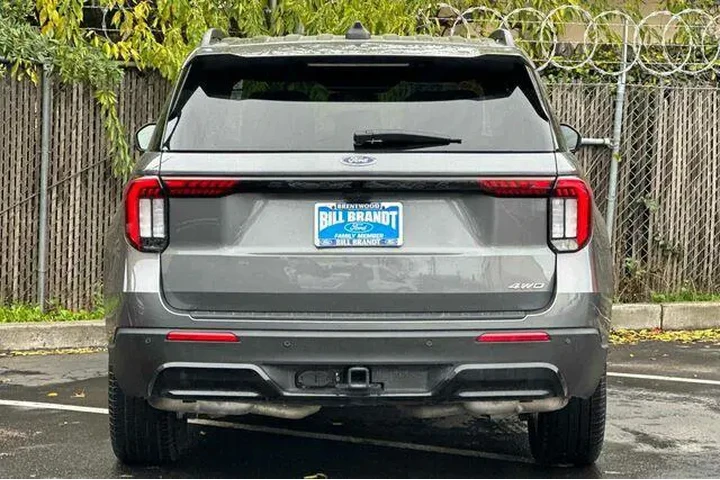 $39447 : Ford Explorer 2025 AWD ST-Li image 8
