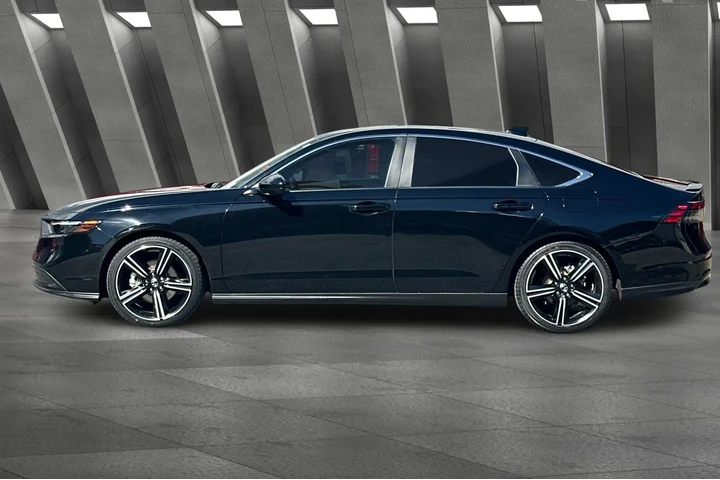 $30000 : Honda Accord Hybrid 2025 Spo image 8