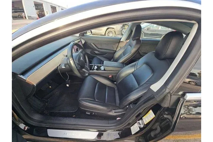 $17407 : Tesla Model 3 2018 Mid Range image 5