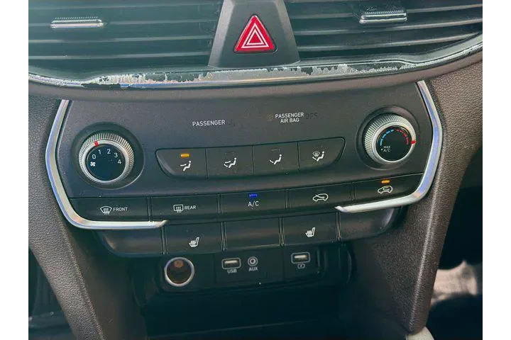 $12389 : Hyundai SANTA FE 2020 SEL 4d image 9