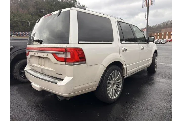 $12999 : Lincoln Navigator 2016 4x4 S image 7
