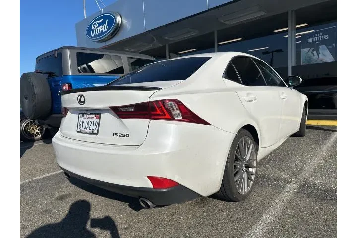 $17500 : Lexus IS 250 2014 4dr Sedan image 4