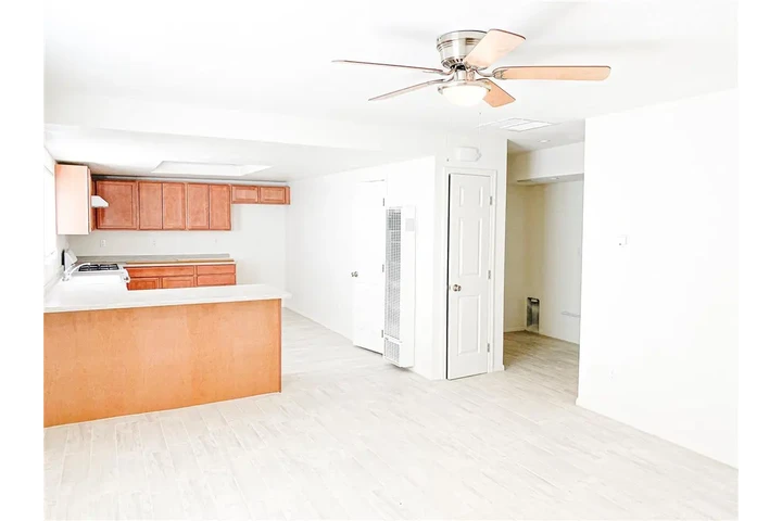 $1800 : RENTO DEPA, MORONGO VALLEY CA image 9