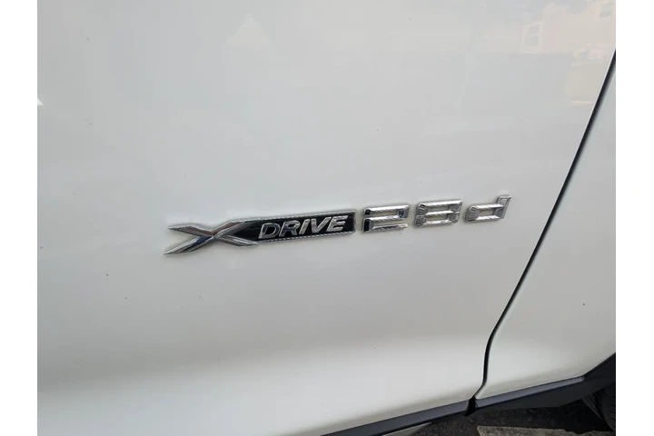 $11988 : 2015 X3 xDrive28d image 1