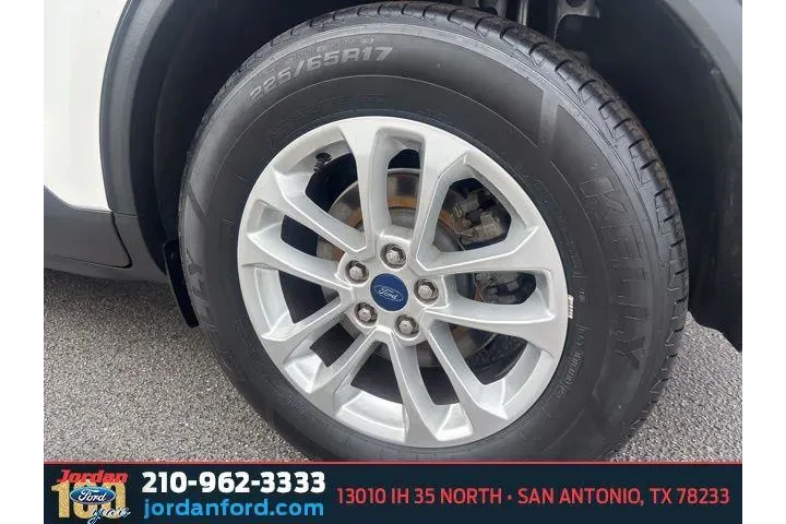 $17246 : Ford Escape 2022 SE 4dr SUV image 5